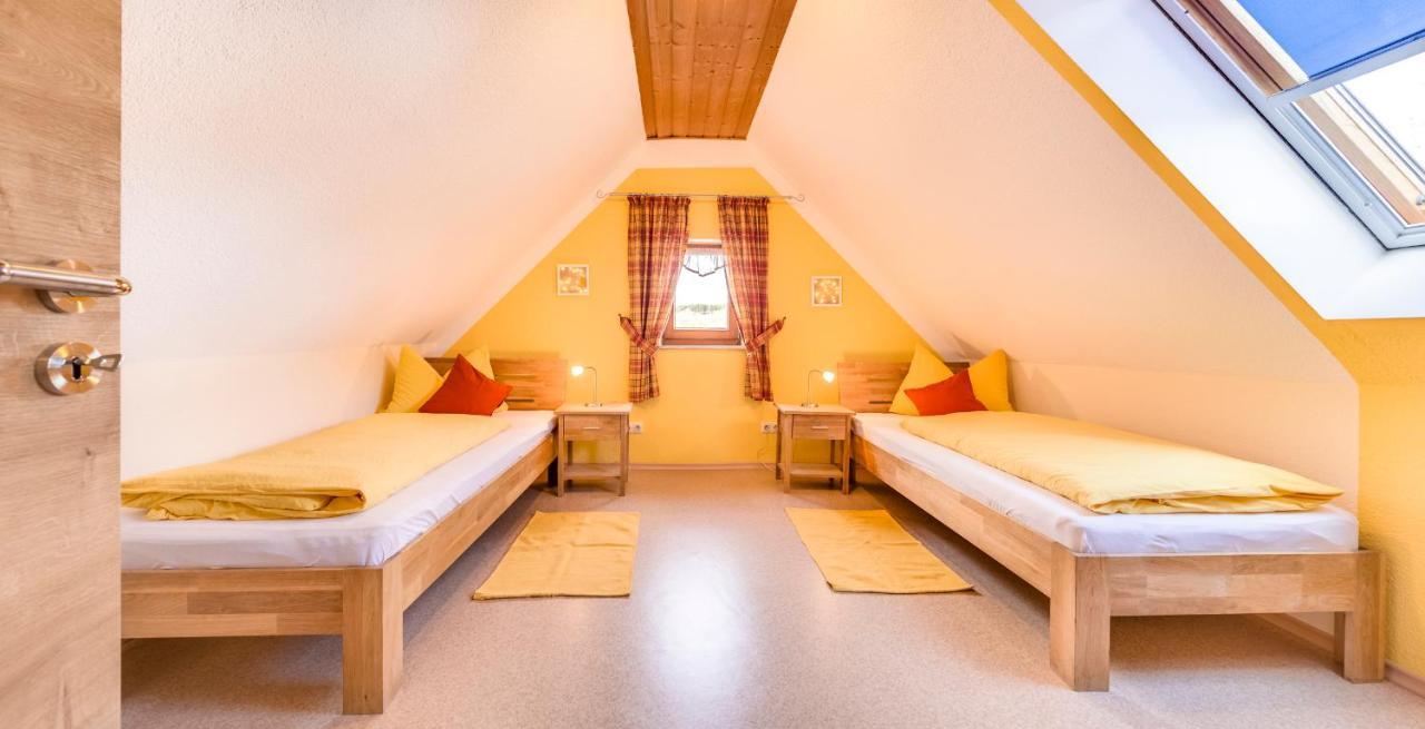 Bartlhof-Ferienwohnungen-Zimmer Burglengenfeld Exterior photo