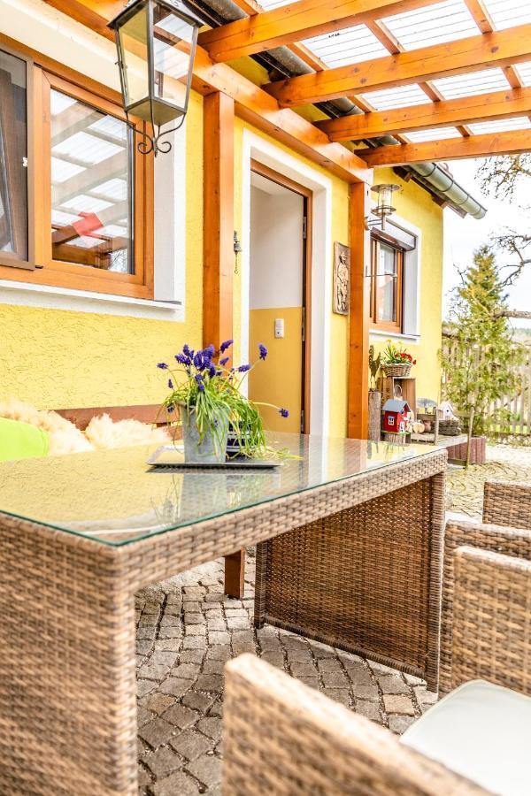 Bartlhof-Ferienwohnungen-Zimmer Burglengenfeld Exterior photo