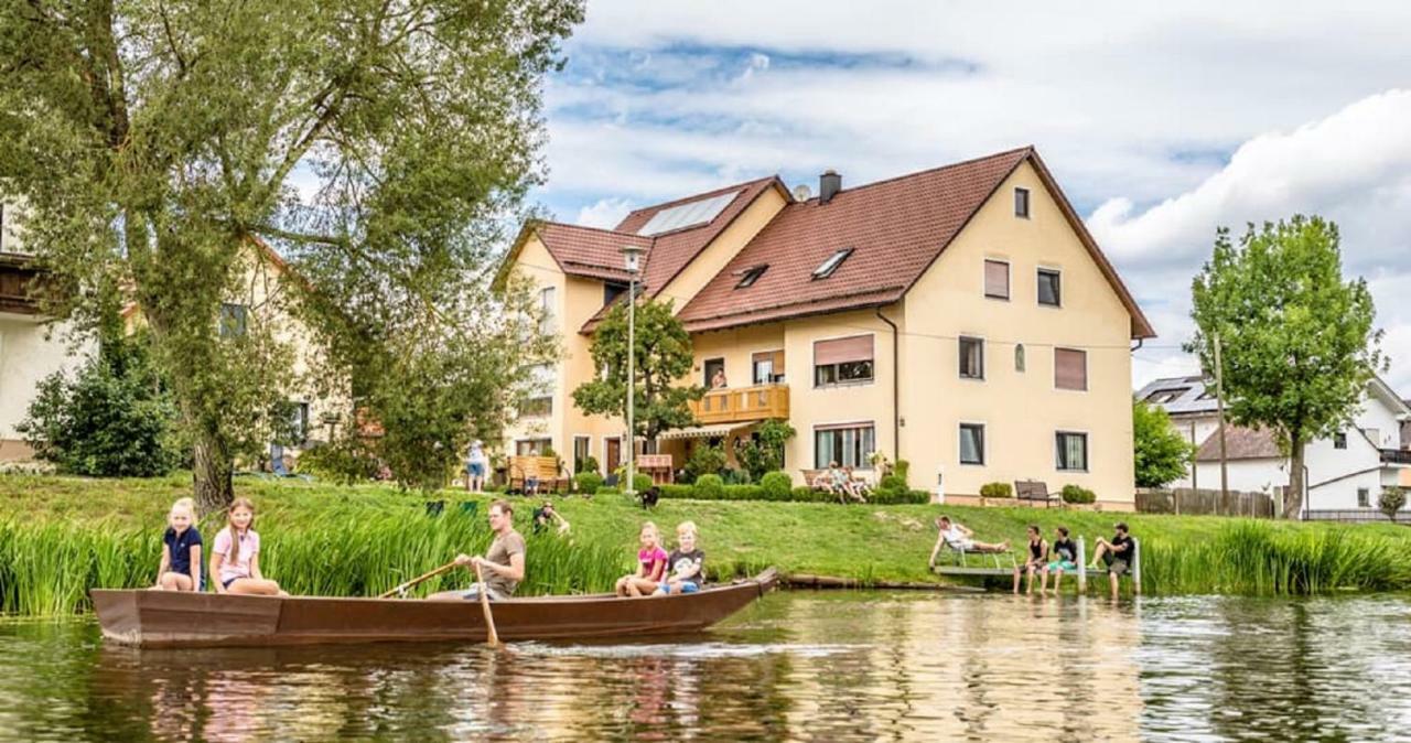 Bartlhof-Ferienwohnungen-Zimmer Burglengenfeld Exterior photo