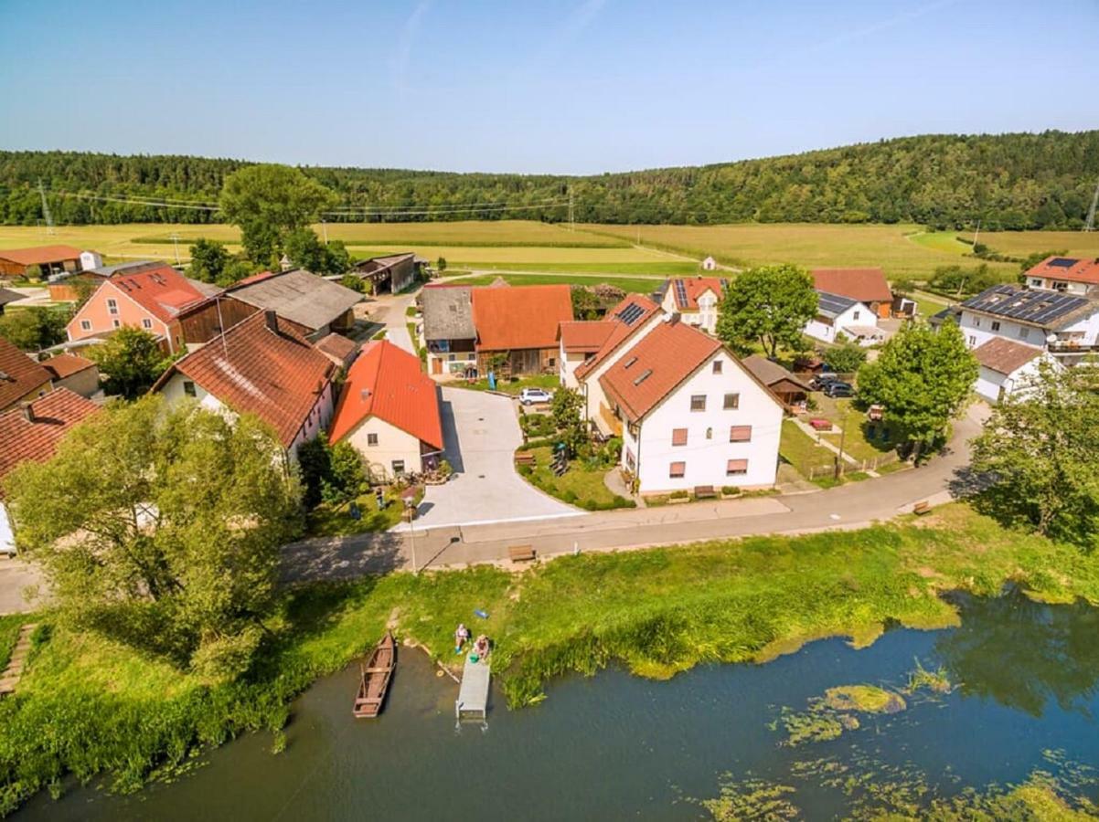 Bartlhof-Ferienwohnungen-Zimmer Burglengenfeld Exterior photo
